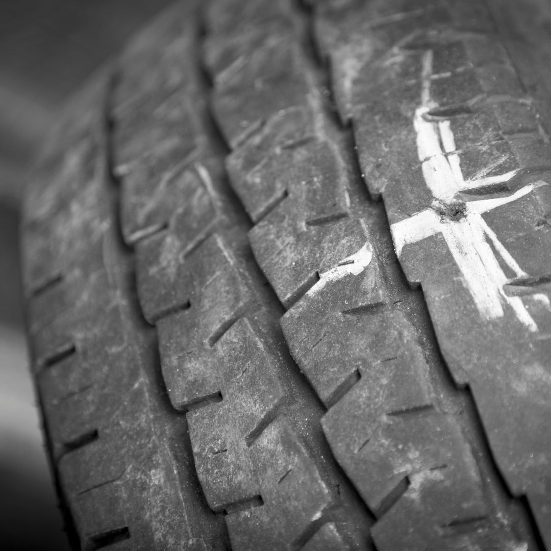 arreglar pinchazo coche pamplona